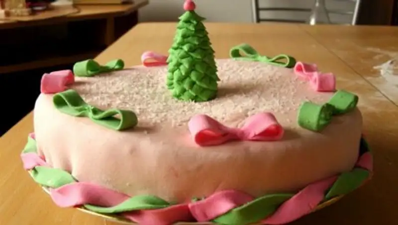 Как встретить Новый год с любимым тортом и не отравиться