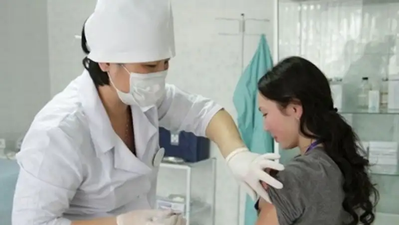 В Казахстане 40% отказов от вакцинации связаны с религиозными убеждениями