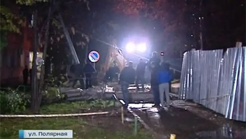 На северо-востоке Москвы на жилой дом упала стена соседнего здания