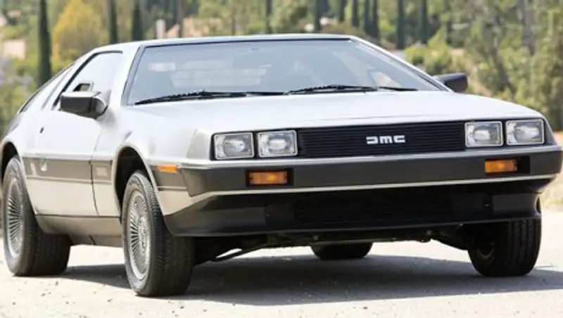 В США начали принимать заявки на новый DeLorean