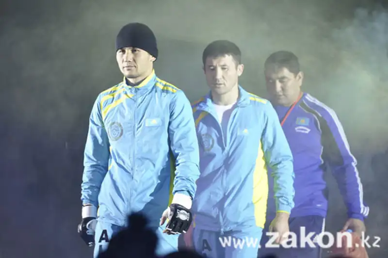 «Атилле» пришла «Смерть». Емельяненко выиграл в Алматы 18 бой в карьере (фото) «Атилле» пришла «Смерть». Емельяненко выиграл в Алматы 18 бой в карьере (фото), фото - Новости Zakon.kz от 22.12.2011 19:31