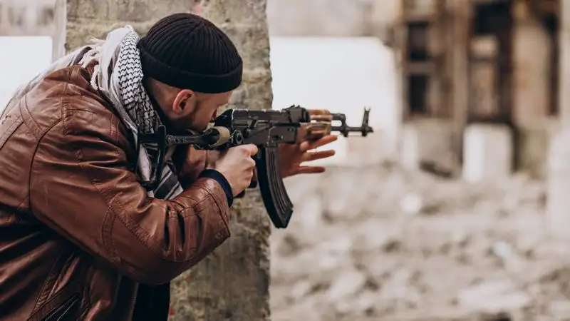 Казахстанец с семьей выехал в Сирию и примкнул к террористам