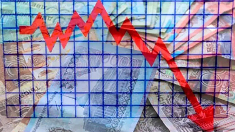Правда о девальвации: выиграли банкиры, но не экспортеры, фото - Новости Zakon.kz от 20.10.2015 22:19