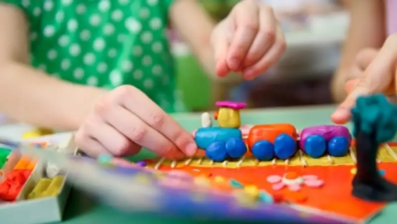 В детсадах Хромтау у родителей требовали деньги на постельное белье и подарки 