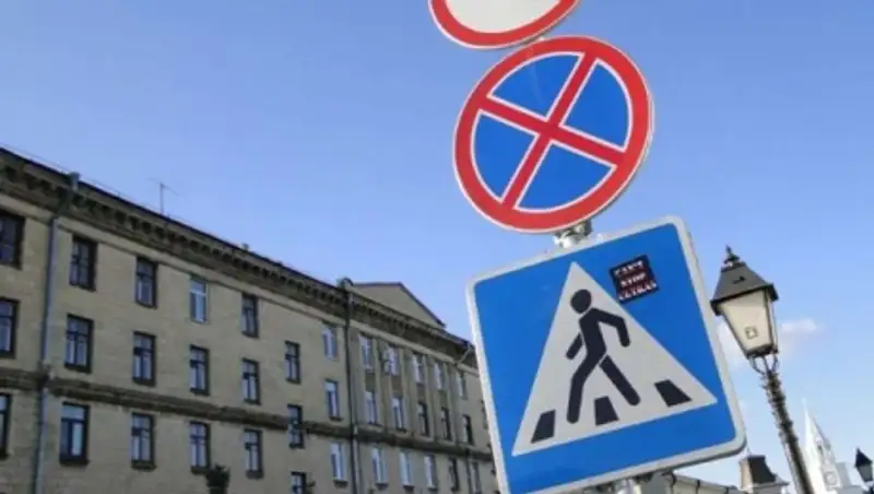 В Кызылординской области отремонтировали сотни дорожных знаков