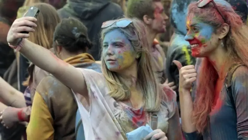 В Туле 13-летняя девочка выжила, упав с крыши девятиэтажного дома, где она делала селфи