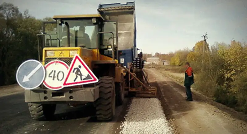 В Казахстане приступили к летнему содержанию автодорог