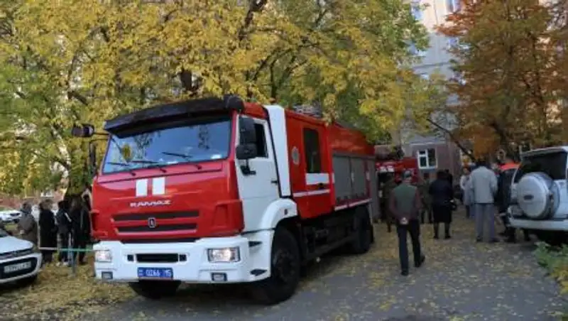 Двух мужчин спасли при пожаре в петропавловской многоэтажке