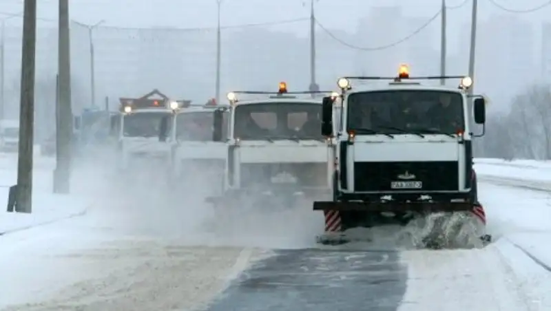 Более 500 единиц спецтехники готовы приступить к уборке улиц Алматы в зимний период