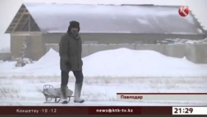 В сугробах и без света живут павлодарцы