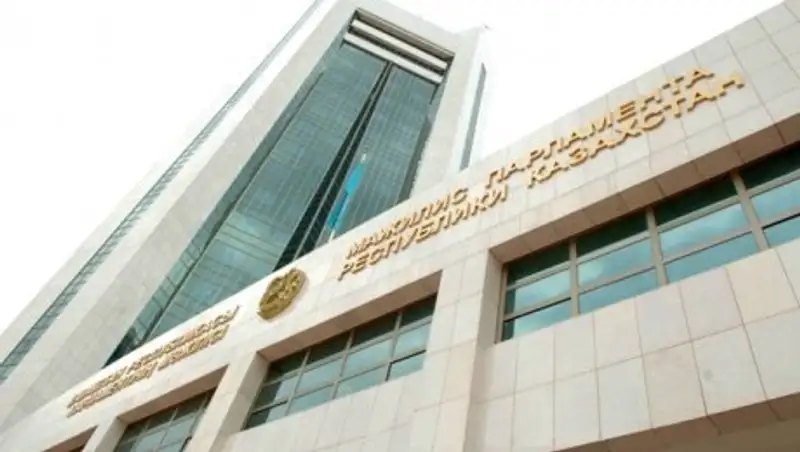 Парламентские слушания по переходу госязыка на латинскую графику (Видео)