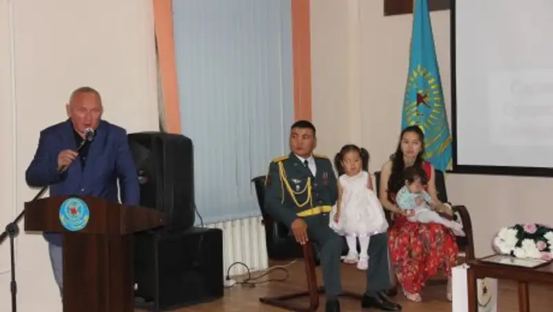 Военнослужащие Национальной гвардии спасли мужчину из горящей квартиры в Астане