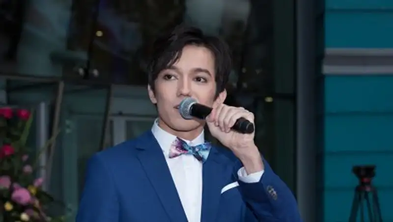 Восторженная толпа не отпускала Димаша со сцены в Астане