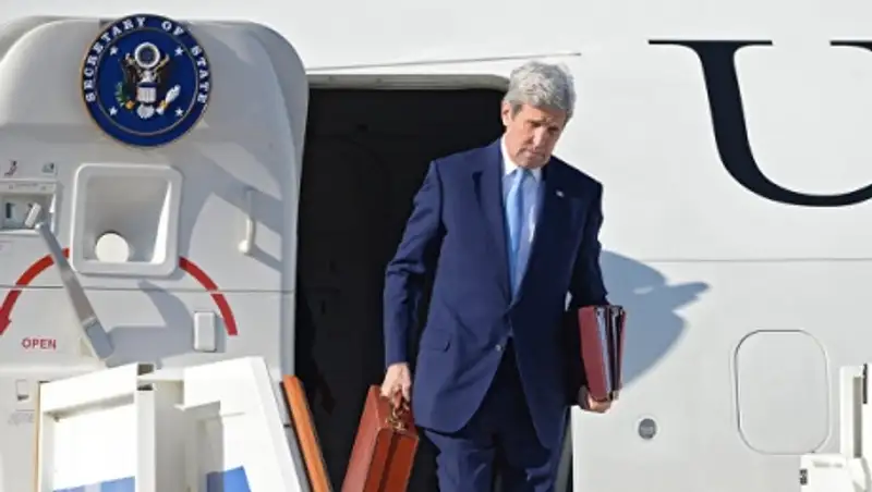 Керри пообещал Путину «приятный сюрприз» из красного чемодана