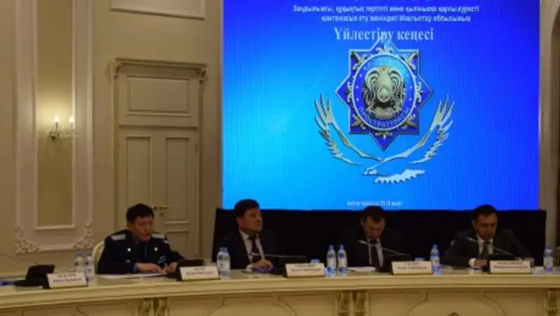 Полиция Мангистауской области пыталась продать конфискованные икру и рыбу бизнесмену