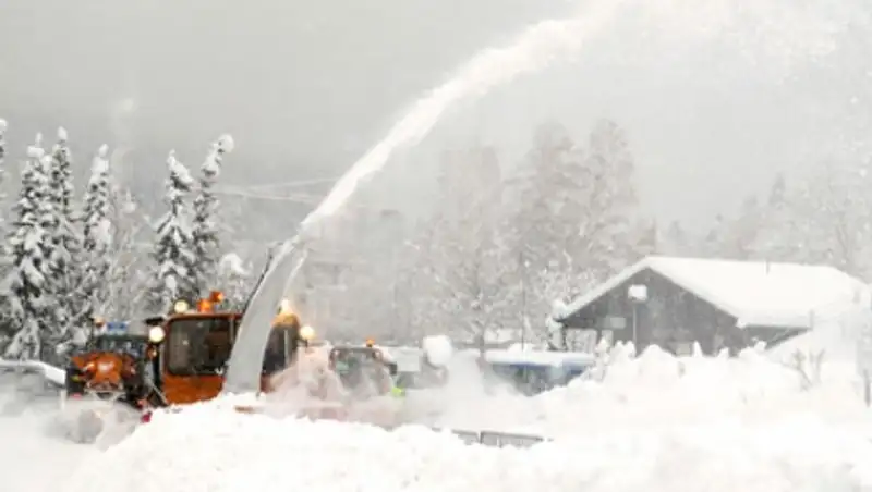 Полиция попросила норвежцев перестать жаловаться на снегопад