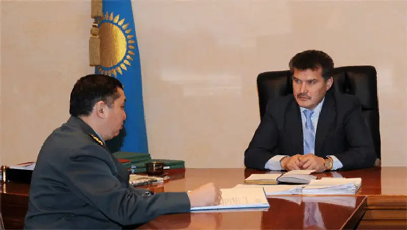 Быть патриотом своей Родины - это носить Казахстан в своем сердце, фото - Новости Zakon.kz от 20.11.2013 01:57