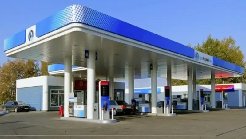 В КМГ рассказали, почему бензин АИ-92 на их АЗС подорожал до 161 тенге за литр