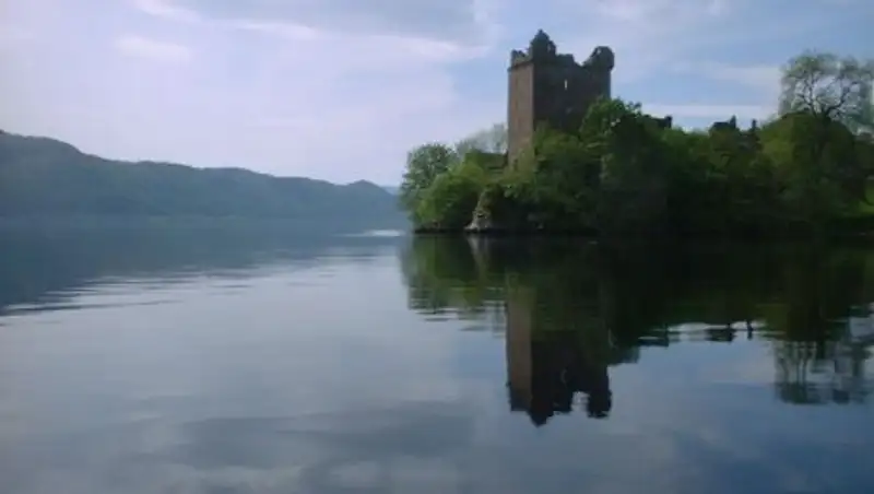 Лох-несское чудовище вновь попало в объектив