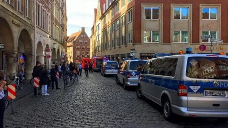 Водитель протаранившего группу людей грузовика покончил с собой