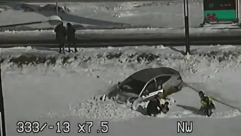 Задержание полицейскими угонщика в Астане попало на видео