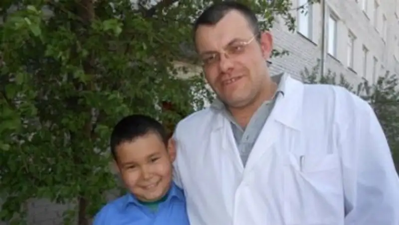 Хирург спас жизнь мальчику с помощью «болгарки» в Костанайской области