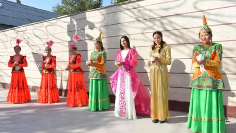 В Туркестане прошел фестиваль искусства "Мейiрiм шуағы"