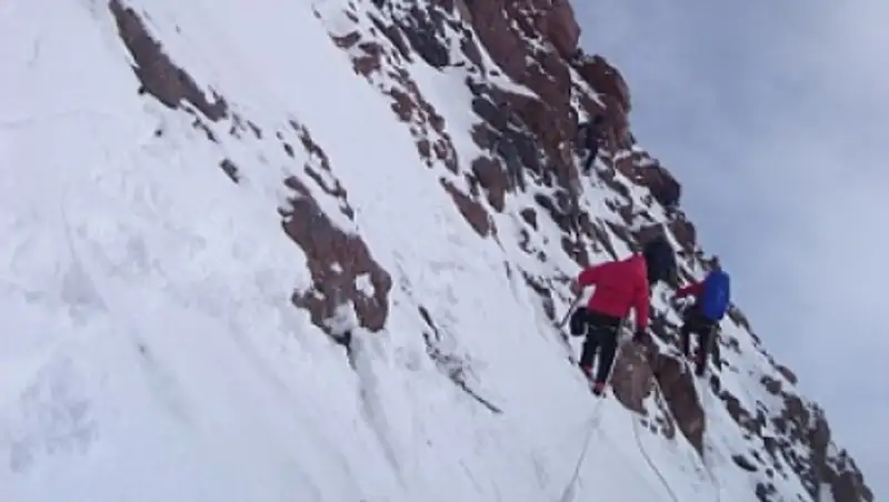 Альпинисты погибли при восхождении в горах близ Алматы