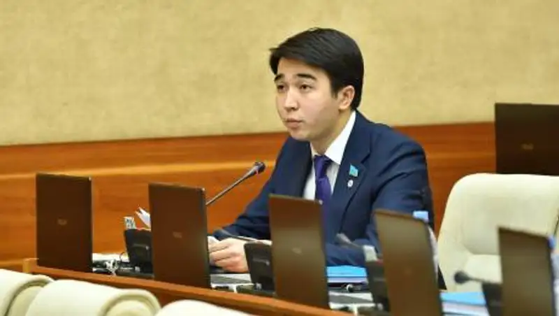 Мажилисмен Ахметов: Необходимо разобраться с темпами строительства студенческих общежитий