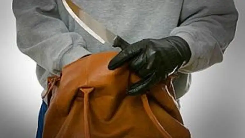 Житель Шахтинска ради семьи решил стать разбойником