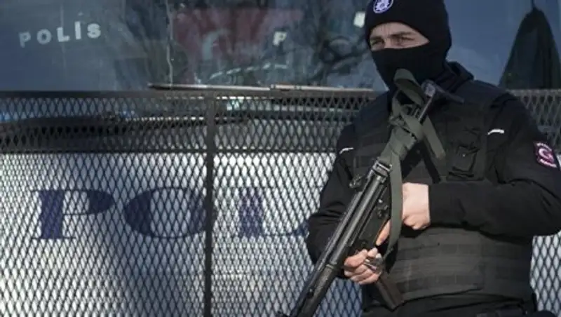 В Турции конфликт полицейского и сирийского беженца обернулся погромами