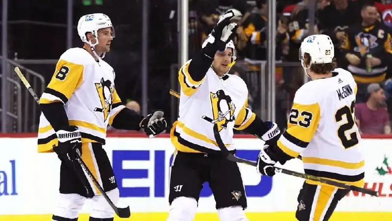 В НХЛ перенесли игры между клубами из Канады и США