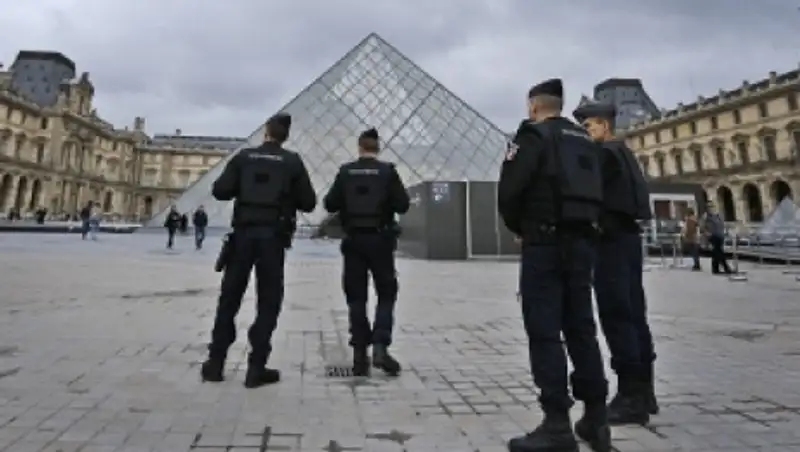 Во Франции приняты меры по повышению безопасности школ на случай терактов