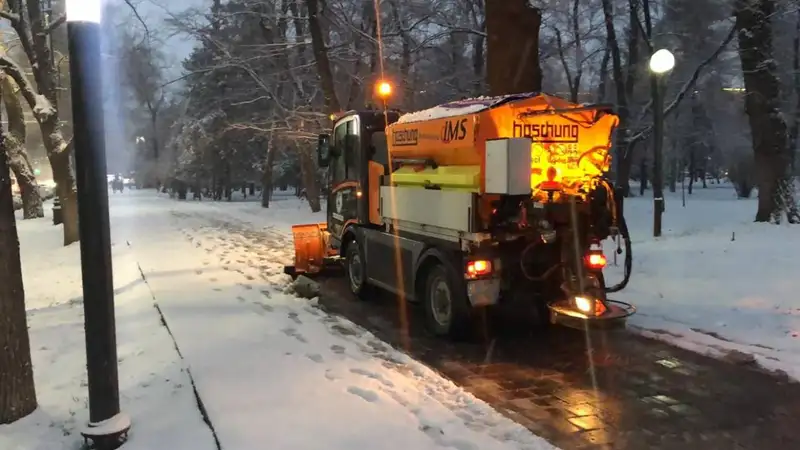В акимате Алматы отчитались об уборке снега
