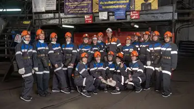 Жены горняков посетили рабочие места на шахте АО "АрселорМиттал Темиртау", фото - Новости Zakon.kz от 28.04.2023 09:53