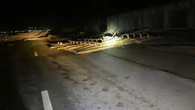 последствия сильного ветра, фото - Новости Zakon.kz от 05.03.2022 10:26