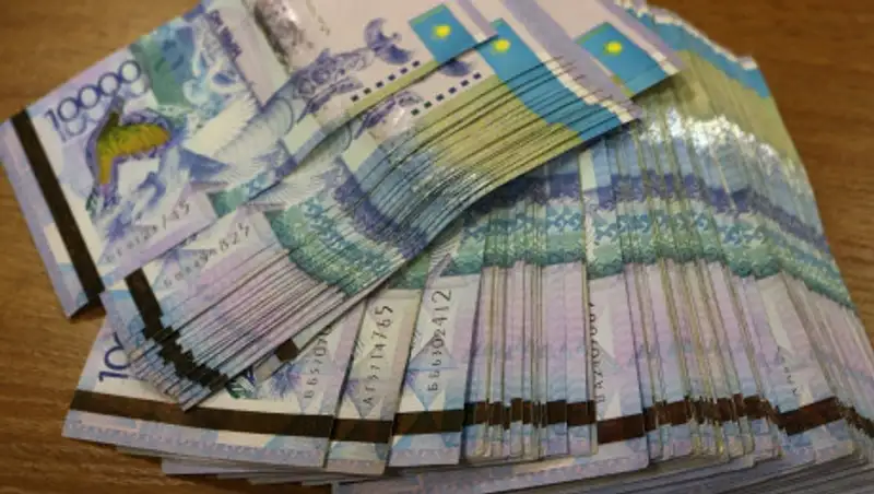 Ослабление тенге объяснили в Нацбанке