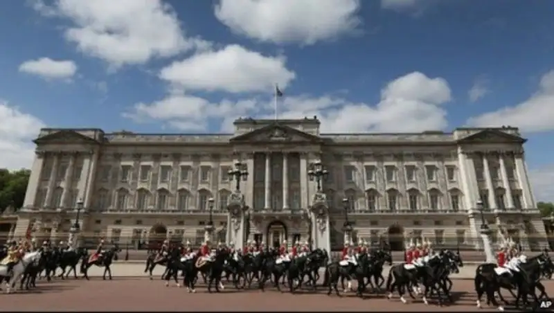 Королева Великобритании может на время съехать из Букингемского дворца