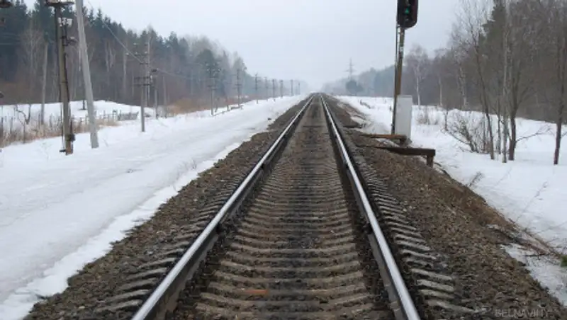 Двоих рабочих насмерть сбил поезд в Жамбылской области