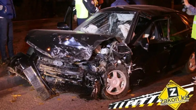Пьяный водитель допустил лобовое столкновение в Алматы