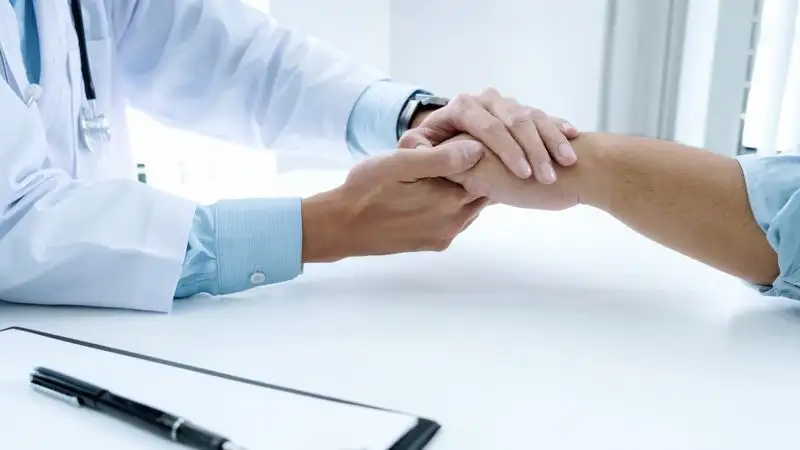 Какие специальные социальные услуги гарантирует государство казахстанцам