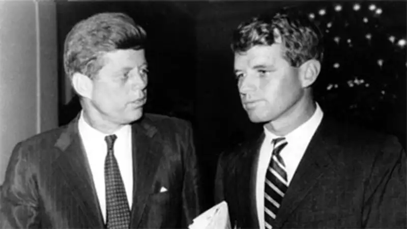 В краже мозга Джона Кеннеди обвинили его брата