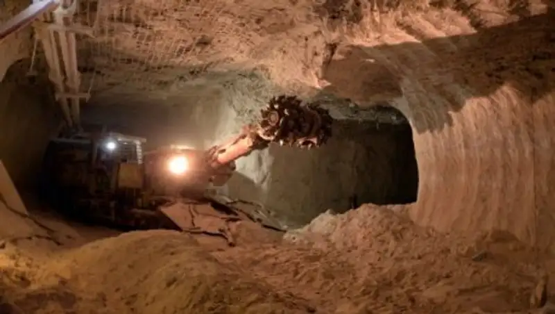 В ВКО на руднике рабочий оказался погребен под горной массой