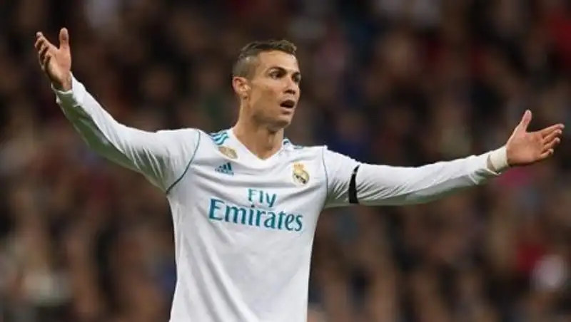 Роналду грозит огромный штраф за неуплату налогов