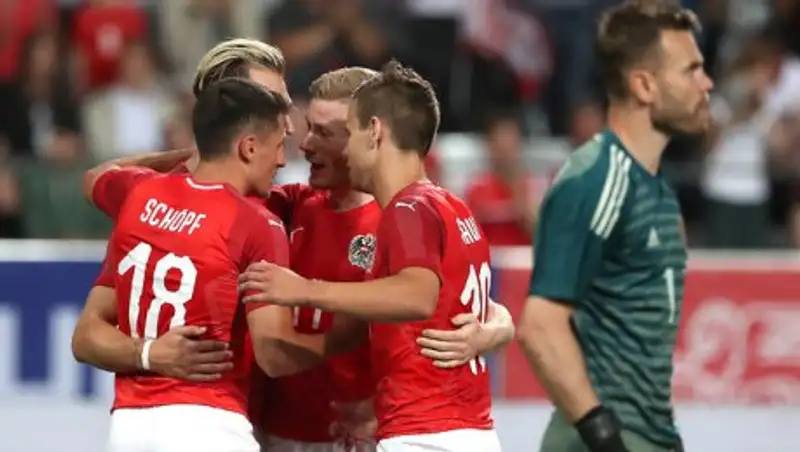 СМИ: главный тренер МЮ Моуринью просматривал Смолова и Головина в матче с австрийцами