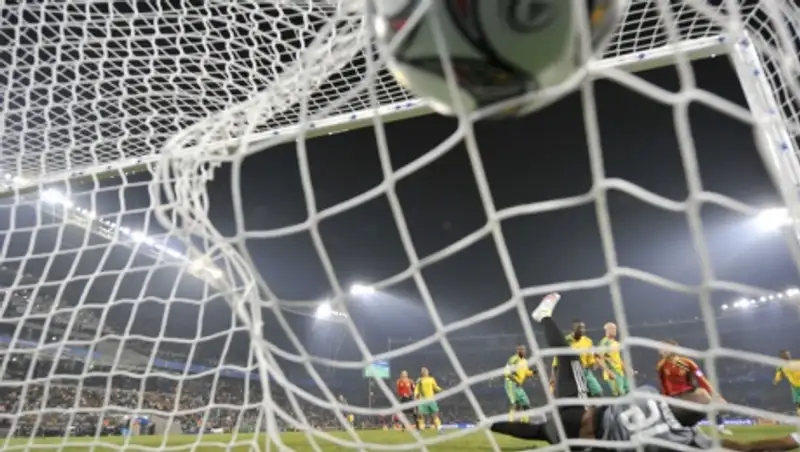 Защитник «Спартака» забил мяч ударом через себя