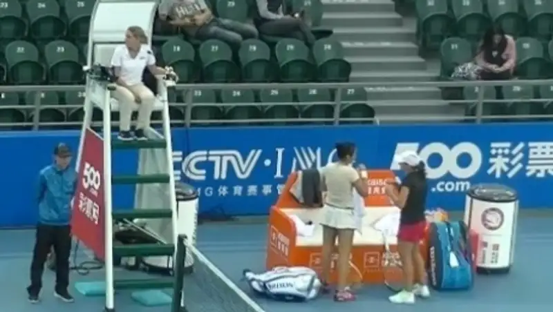 Дияс и Никулеску не смогли пробиться в четверть финал парного Shenzhen Open