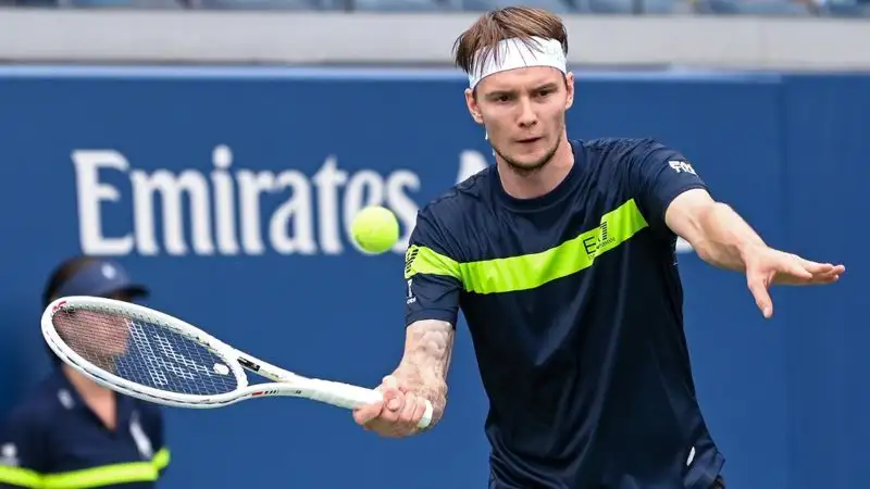 Александр Бублик с победы стартовал на турнире ATP-250 в Китае