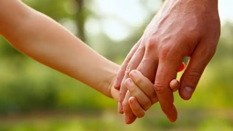 Во Франции экстренные службы 45 минут "спасали" маленькую девочку от скуки