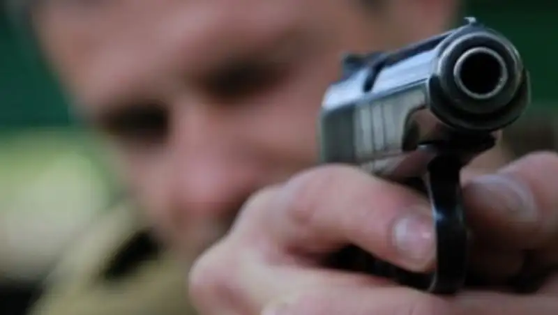 Полицейского задержали за взятку в 400 тысяч тенге